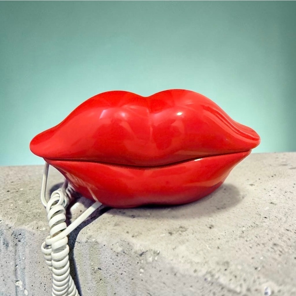 Vintage Red Lips Telephone Novelty Corded Landline Phone Retro Pop Art Kitsch